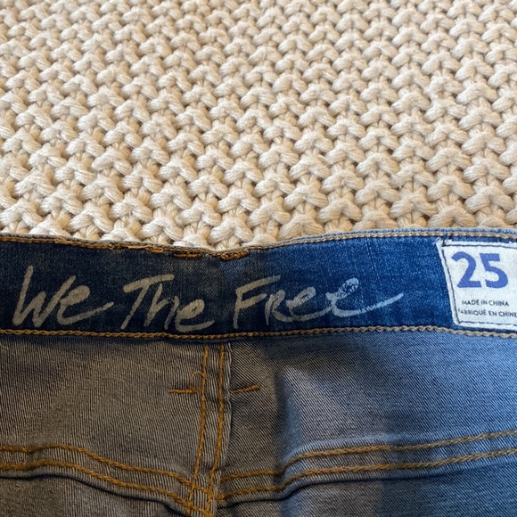 Free people skinny jeans. Size 25. Excellent condition. Worn once - Picture 2 of 4